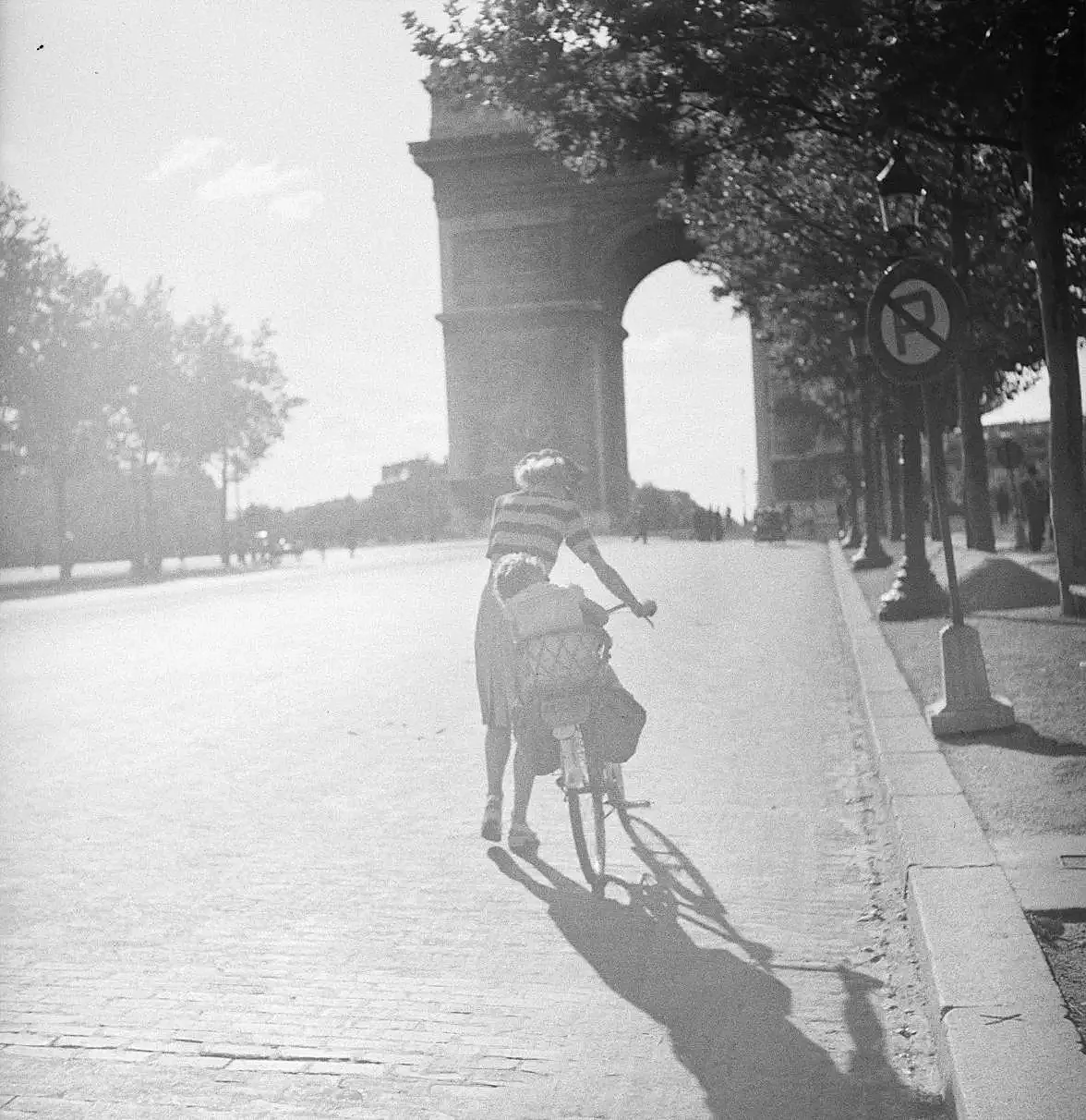 André Zucca en París: bicicletas, fotos y nazis.