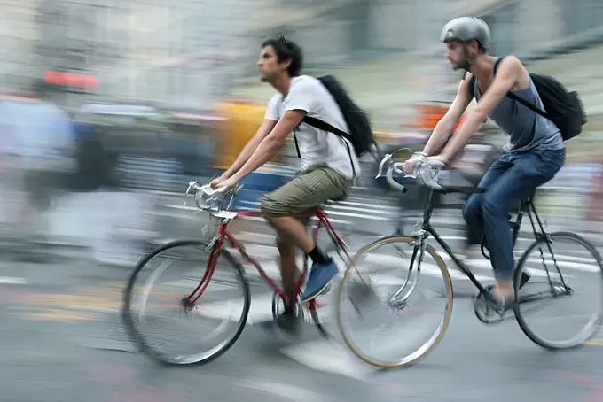 Un informe define a los ciclistas como un “peligro” en las calles