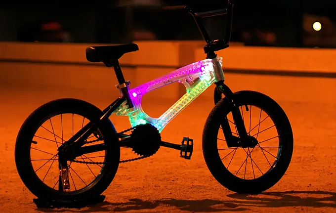 El sueño de todo niño: una bici luminosa