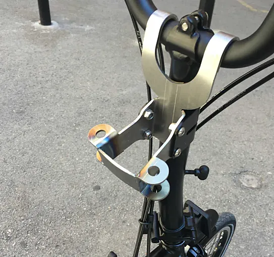 El nuevo Bryan, adaptador de sillita infantil para Brompton de Milian Parts.