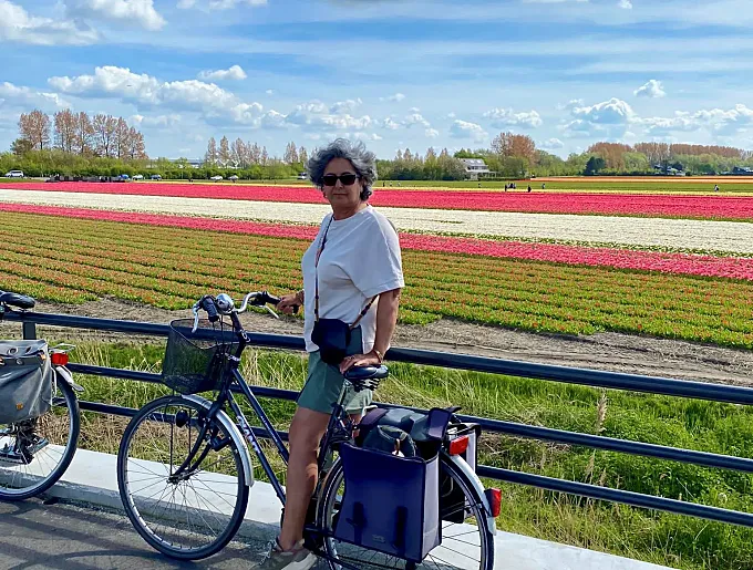 "Mi padre llevaba en bici el cine a los pueblos con una sábana, una máquina y rollos de celuloide" (Rosa María Vicente, Oficina Española de Turismo en Ámsterdam)