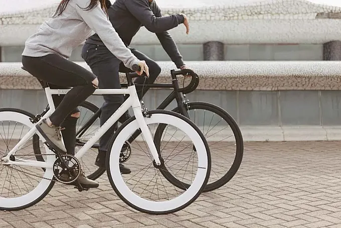 Santafixie lanza su propia marca de bicicletas urbanas