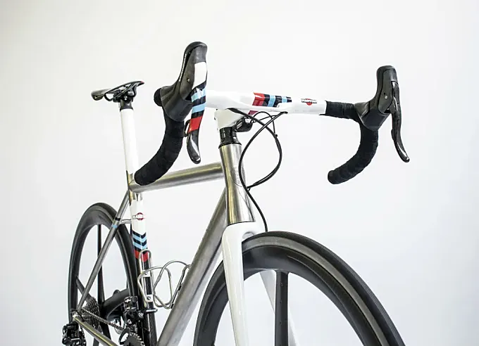 “Hacemos bicicletas atemporales, minimalistas, bellas y funcionales” (Matteo Cassina, Passoni)