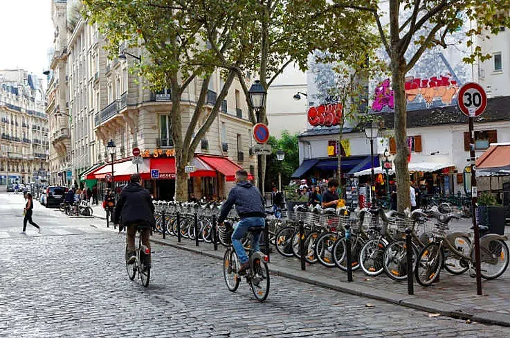París sin coches (foto vía https://twitter.com/paperliacu).