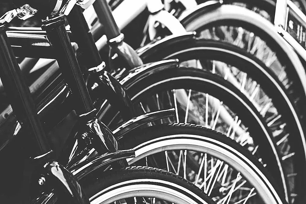 El Ayuntamiento obligará a reservar plazas en los garajes para bicicletas