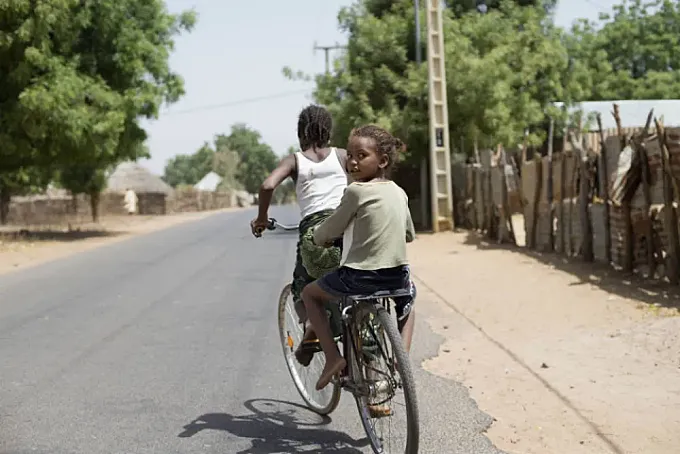 ‘Gente feliz en bicicleta’: feliz dignidad