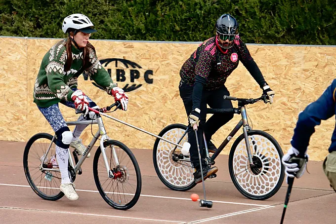 El Bike Polo crece en España con los torneos de Barcelona y Valencia