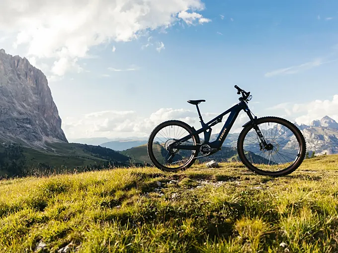 Trek presenta Powerfly+, una e-MTB que puede con todo